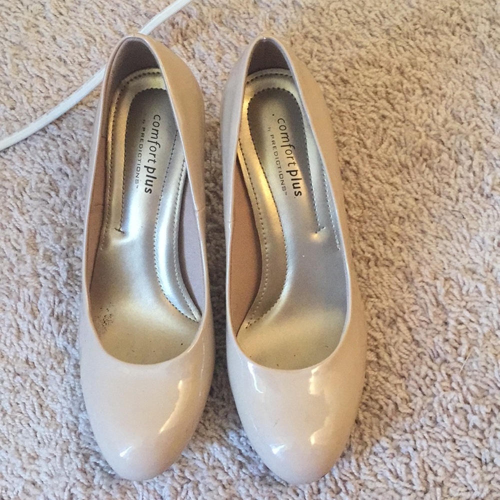 Tan comfort plus shoes. Bought for a wedding.
